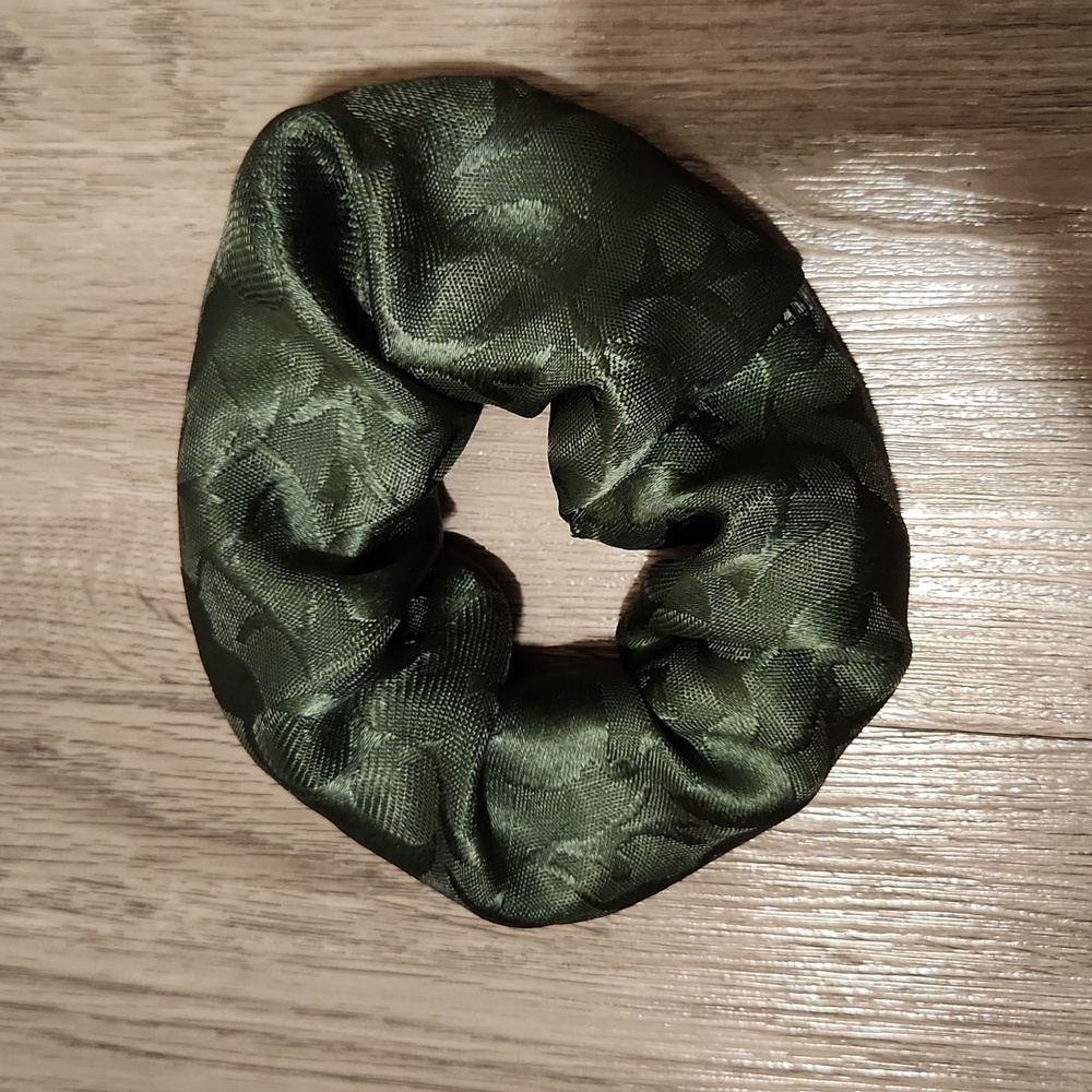 🐻 New Scrunchie